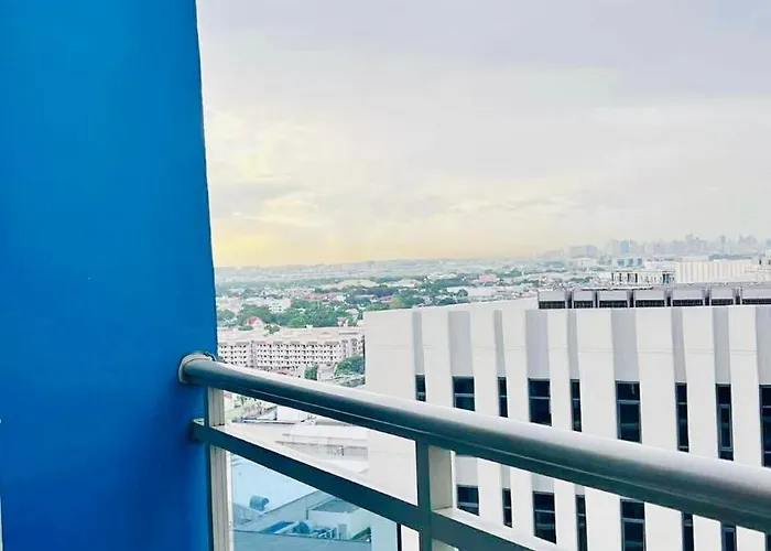 L A Azure Staycation Aparthotel